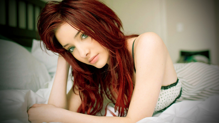 bed, redhead, girl, green eyes, Susan Coffey