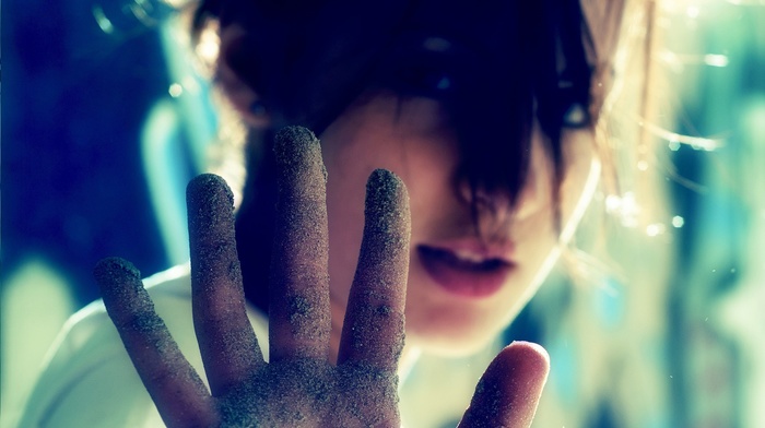 hand, girl, depth of field