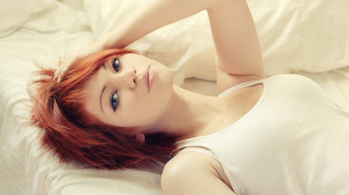 girl, Vladlena Venskaya, blue eyes, short hair, redhead, face, in bed