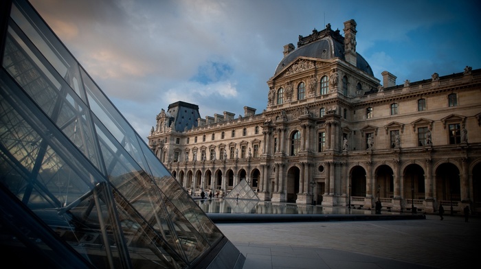The Louvre, Paris, building