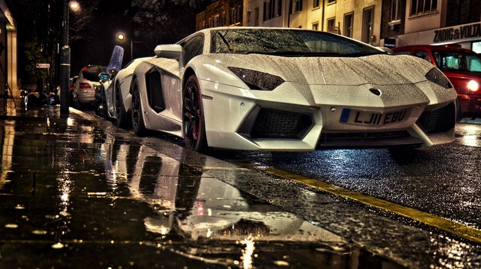 Lamborghini, Lamborghini Aventador