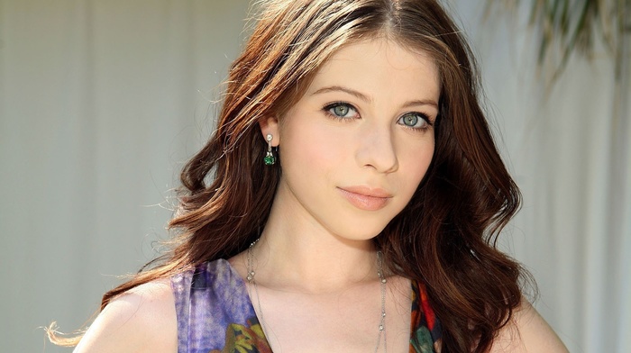 earrings, redhead, wavy hair, gray eyes