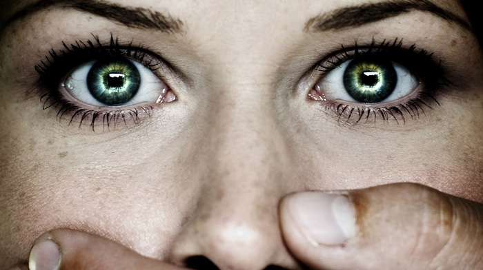 Susan Coffey, green eyes