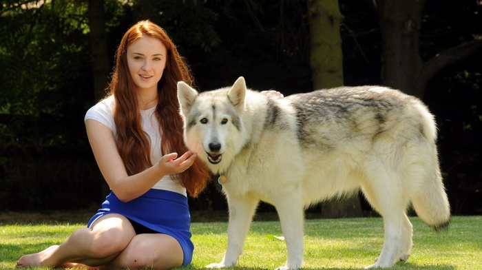 Sophie Turner, Sansa Stark, Game of Thrones, actress, girl, skirt, girl outdoors, feet, barefoot, redhead