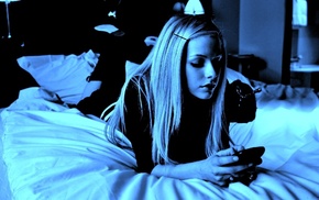 Avril Lavigne, monochrome